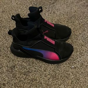 Black pink with gradient into blue pumas